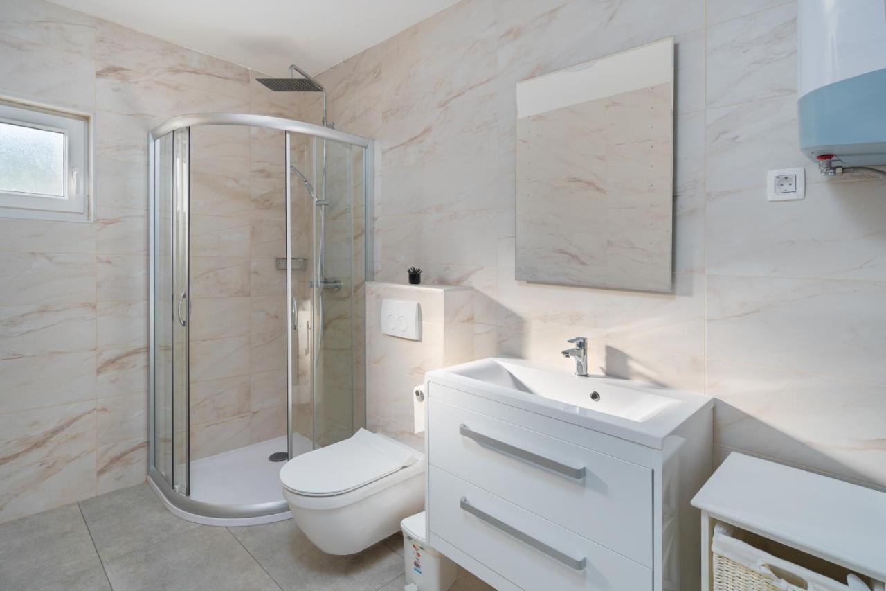 ויר Number One Apartments מראה חיצוני תמונה