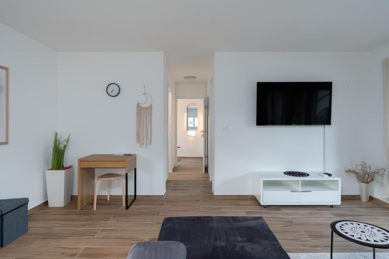 ויר Number One Apartments מראה חיצוני תמונה